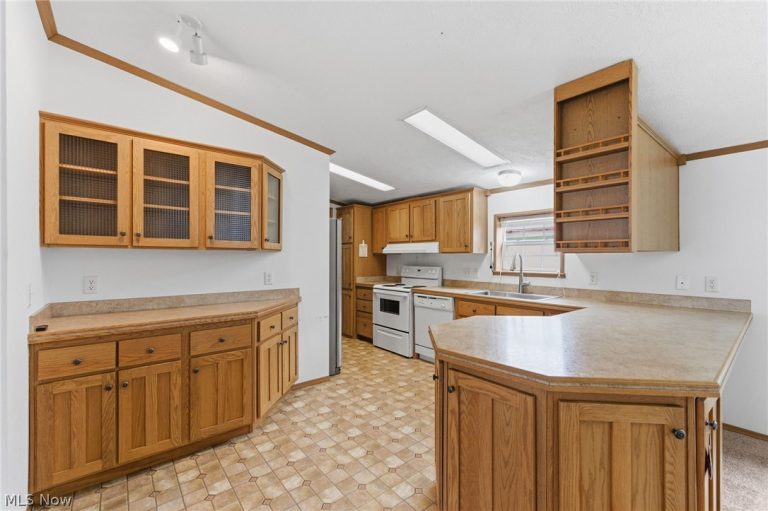 2631 Stoneyridge Drive, Madison, OH - Photo 4