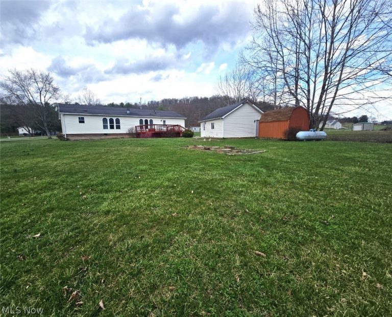 80 Hannah Place Road, Belpre, OH - Photo 5