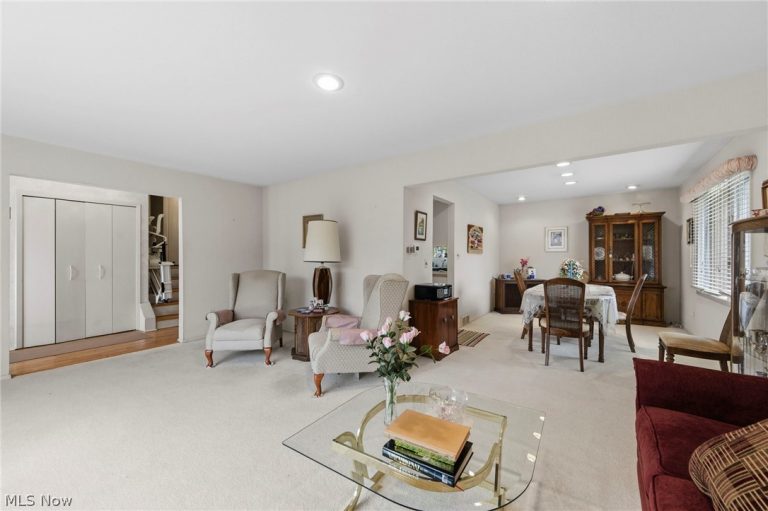 2619 Green Road, Beachwood, OH - Photo 6