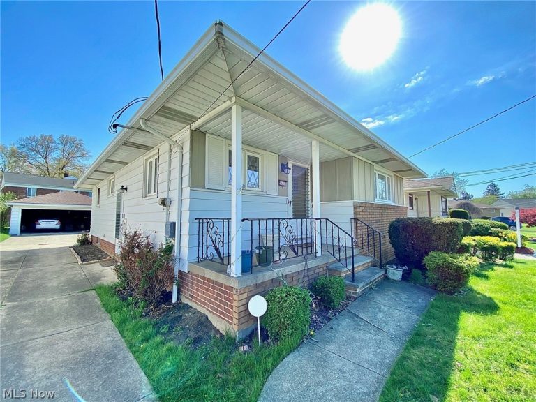 24350 Stephen Avenue, Euclid, OH - Photo 3