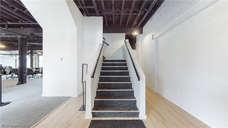 2111 Center Street, Cleveland, OH - Photo 4