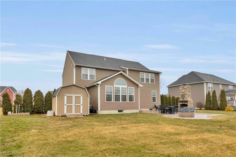 3147 Fairview Drive, Avon, OH - Photo 4