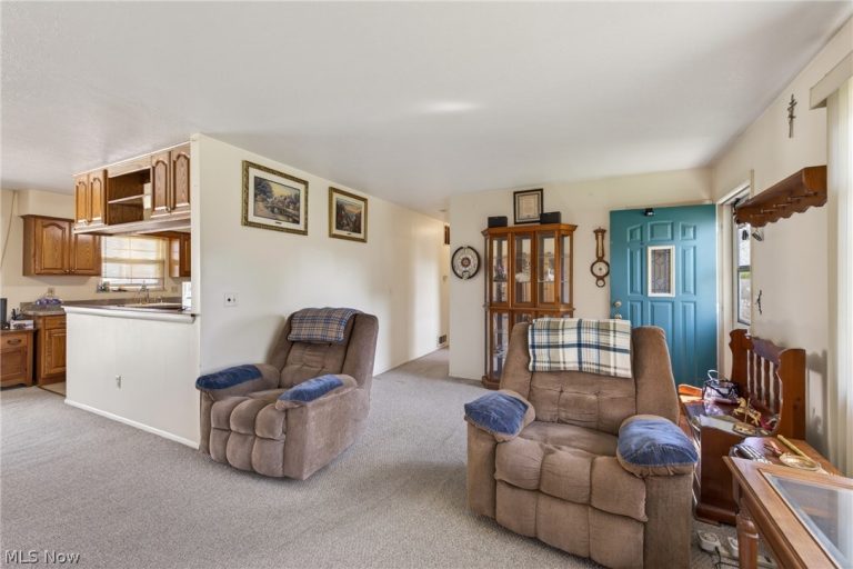 5709 Davis Drive, Mentor, OH - Photo 6