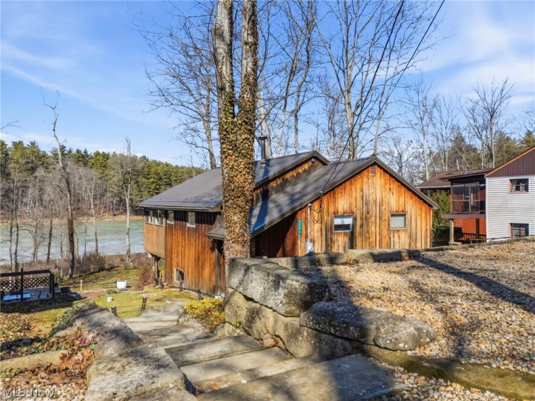 3133 Rockwood Drive, Carrollton, OH, 44615
