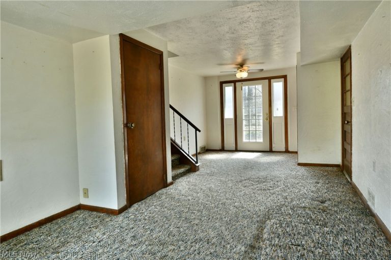 8391 Squires Lane, Warren, OH - Photo 8