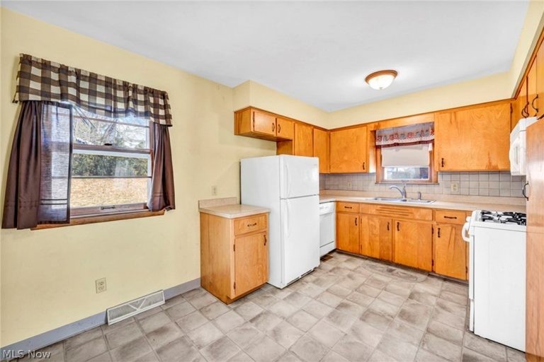627 Lincoln Avenue, Barberton, OH - Photo 8