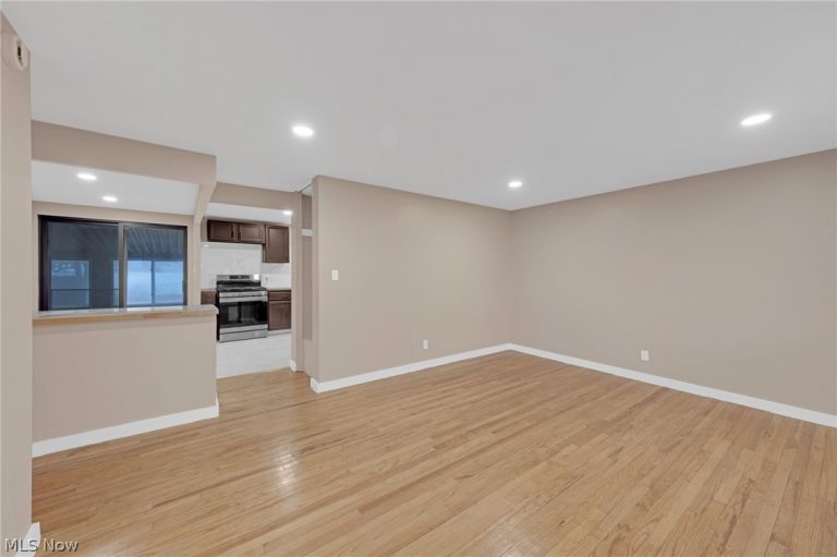 6377 Ledgebrook Drive, Brook Park, OH - Photo 3