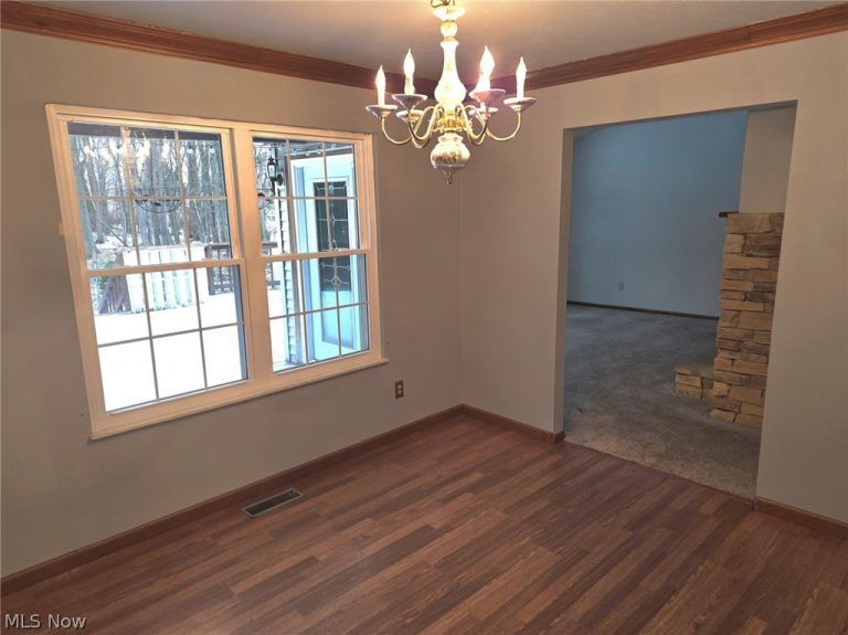 38450 Crossbrook Avenue, Willoughby, OH - Photo 8
