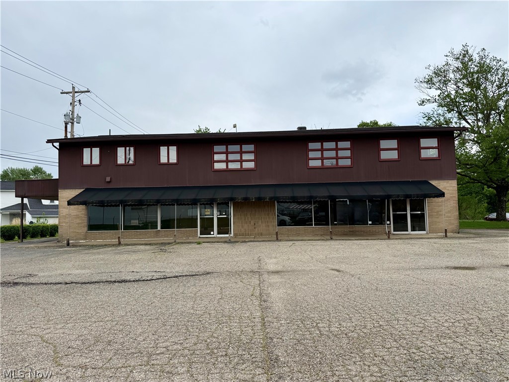 805 Denman Avenue, Coshocton, OH