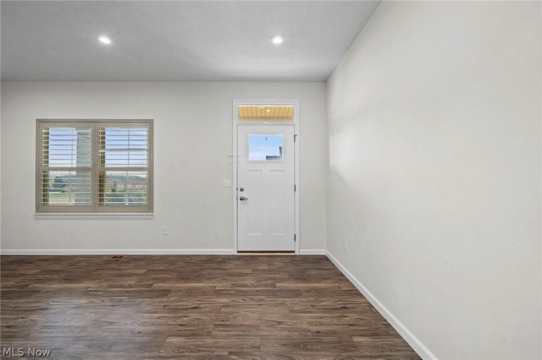 36590 Gladstone Mill Drive, North Ridgeville, OH - Photo 5