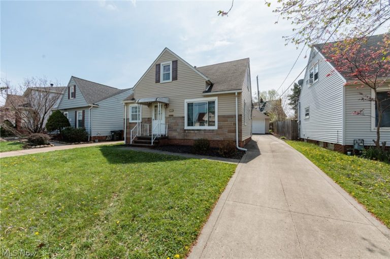 6103 Allanwood Drive, Parma, OH - Photo 2