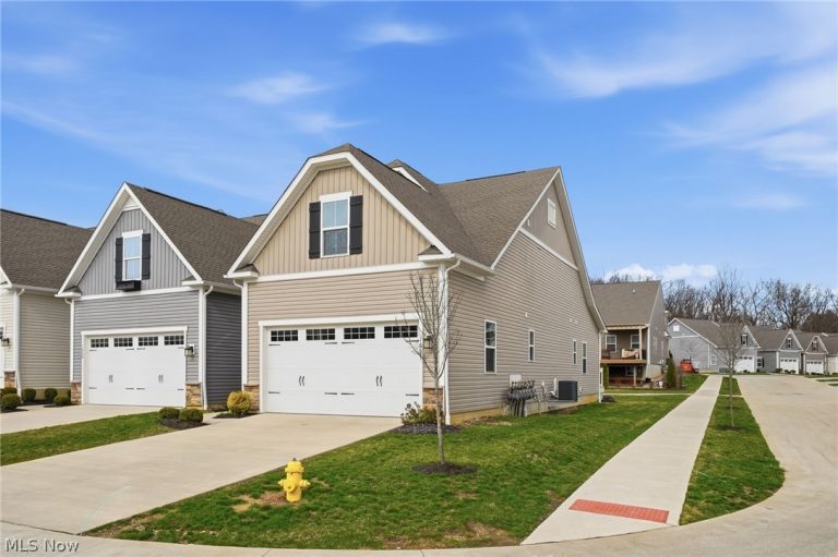 1637 Mud Brook Lane, Akron, OH - Photo 2