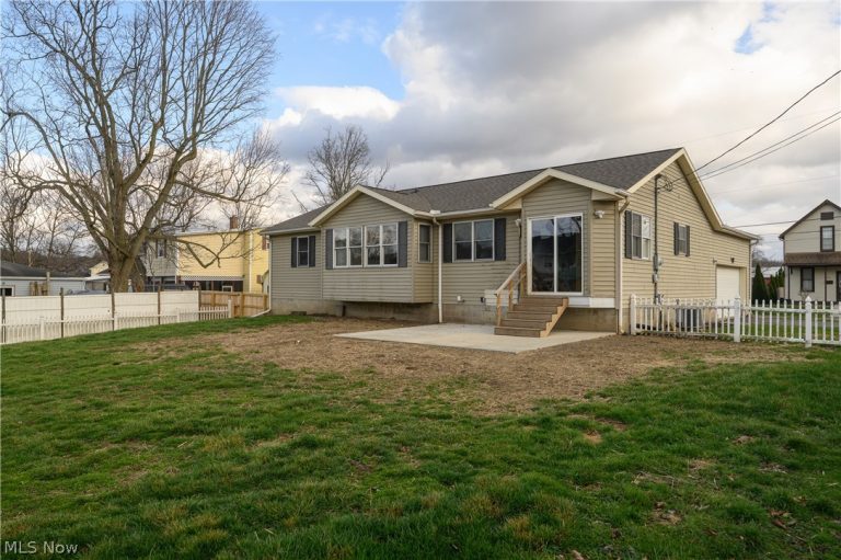 223 9th Street, Uhrichsville, OH - Photo 8