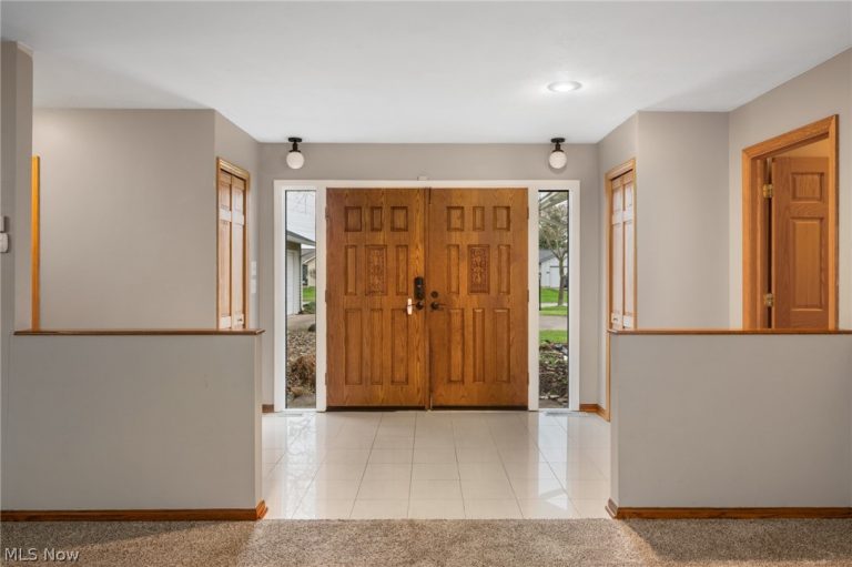 540 Crossbrook Drive, Berea, OH - Photo 8