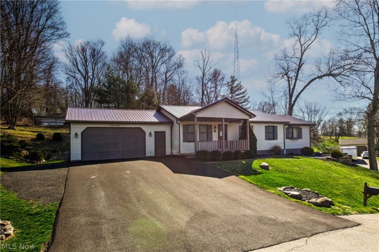 616 James Street, East Palestine, OH - Photo 2