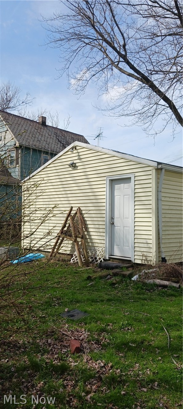 938 Walnut Street, Elyria, OH - Photo 4