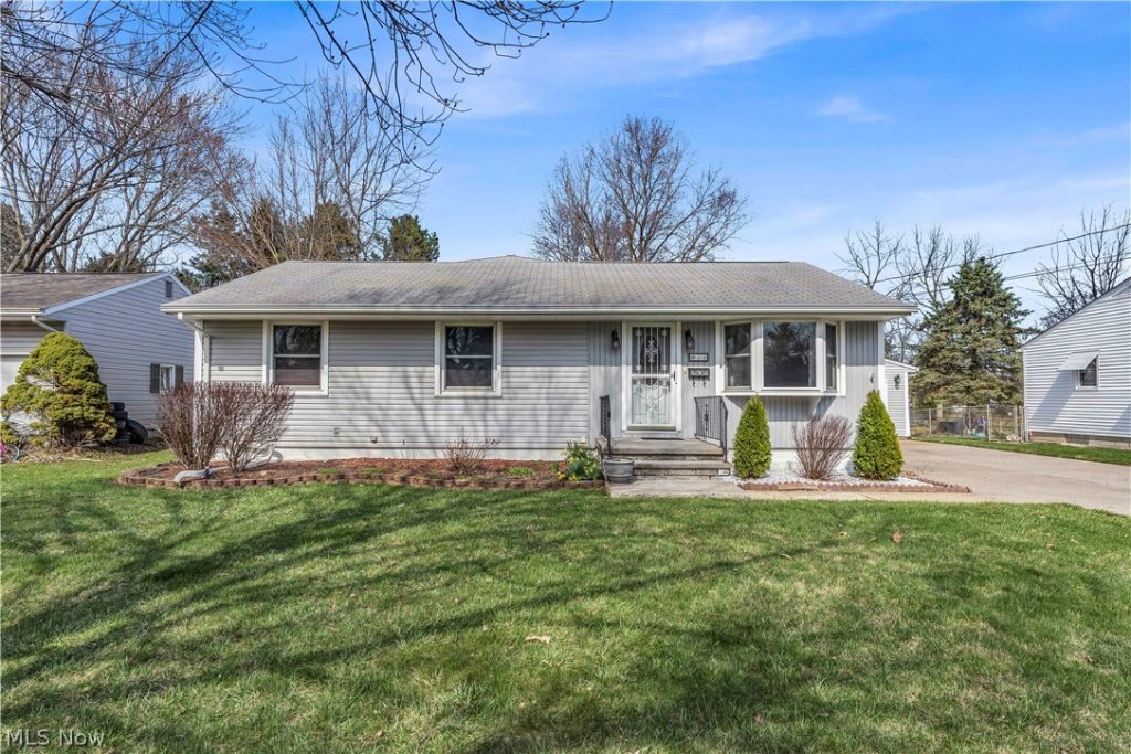 811 Tarry Lane, Amherst, OH