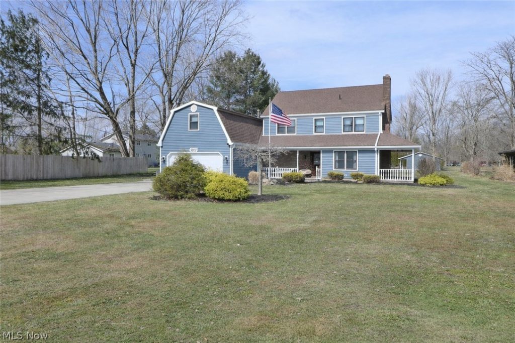 5802 Russia Road, South Amherst, OH