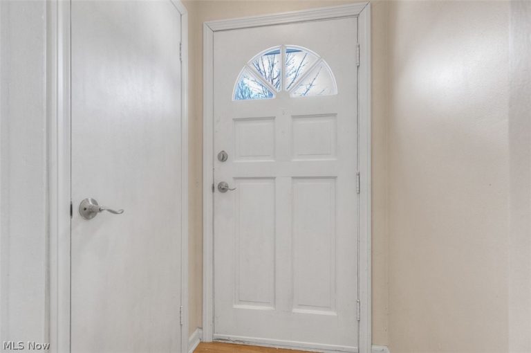 25671 Farringdon Avenue, Euclid, OH - Photo 3