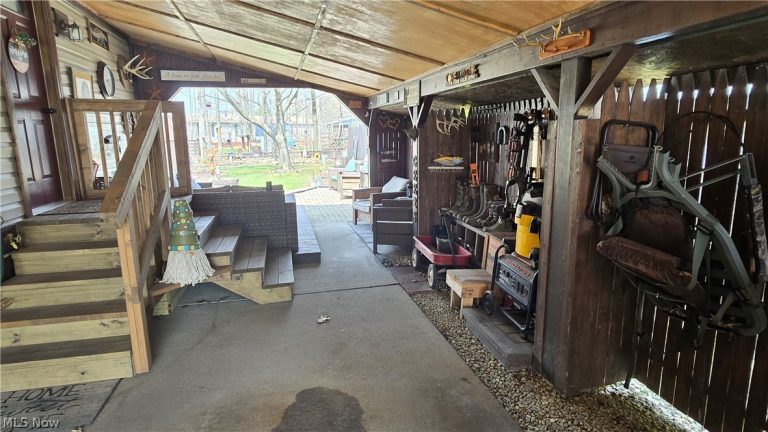 103 Greentree, Hiram, OH - Photo 2