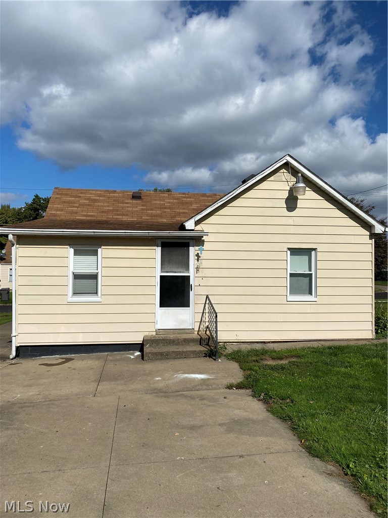 665 Devitt Avenue, Campbell, OH - Photo 4