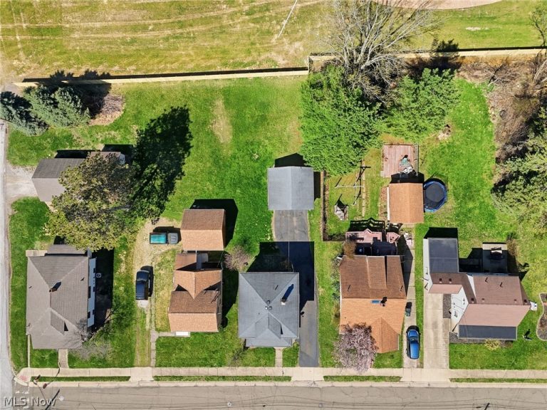 413 Hower Street, North Canton, OH - Photo 6