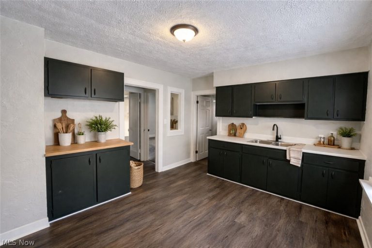 907 Rondel Road, Cleveland, OH - Photo 4