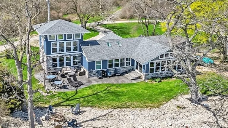 104 Point Drive, Kelleys Island, OH - Photo 3