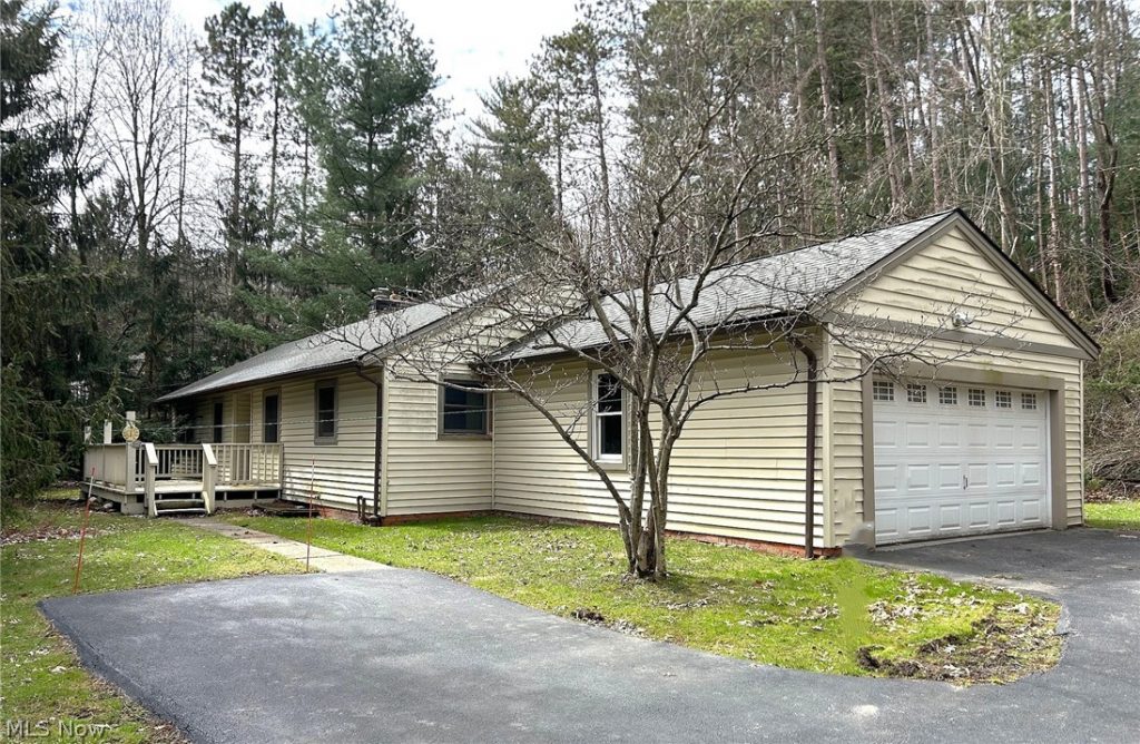 2514 Red Fox Pass, Willoughby Hills, OH