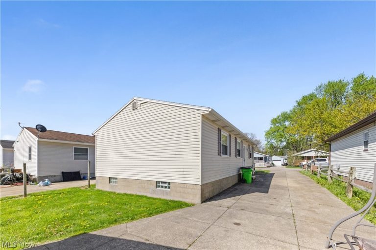 331 Elmwood Avenue, Barberton, OH - Photo 5