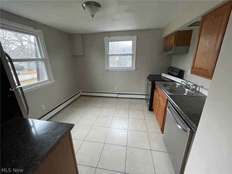 5029 Aravesta Avenue #4, Boardman, OH - Photo 3