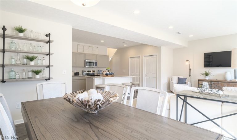 424 Honeycrisp Drive, Louisville, OH - Photo 5