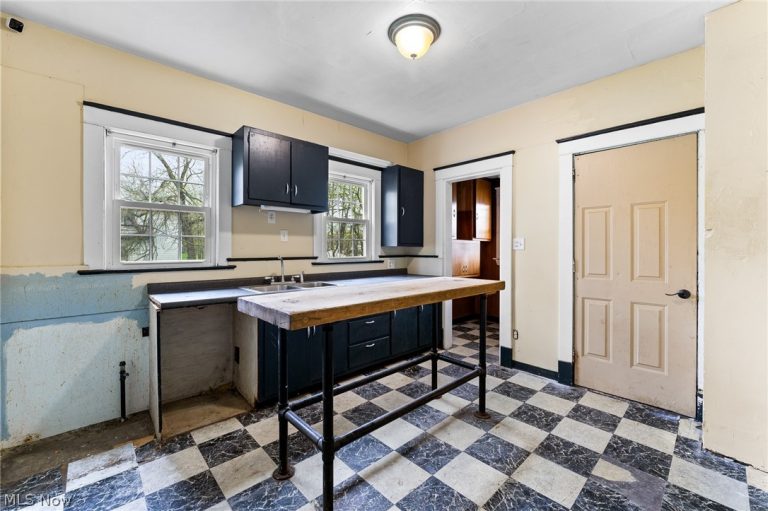 1345 Ohio Avenue, Youngstown, OH - Photo 8