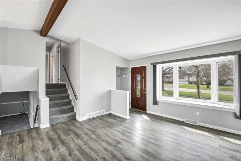 14242 Holland Road, Brook Park, OH - Photo 3
