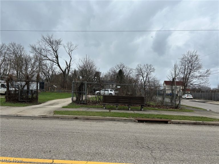 624 Steel Street, Youngstown, OH - Photo 2