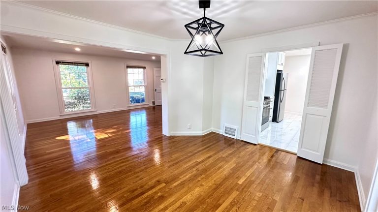 1271 Hereford Road, Cleveland Heights, OH - Photo 4