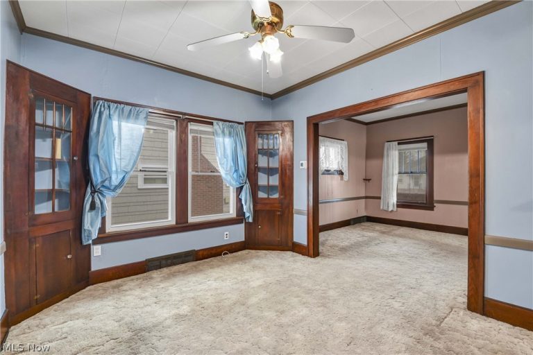 7510 Manhattan Avenue, Parma, OH - Photo 2