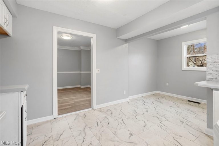 2711 Blair Place, Canton, OH - Photo 8