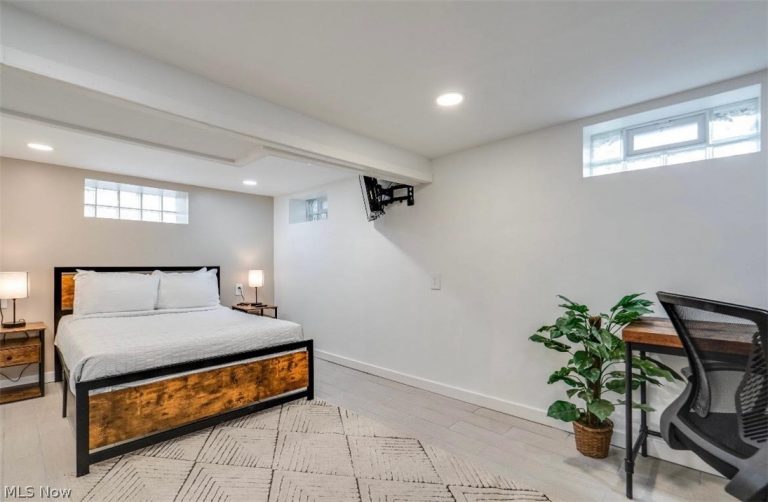 4924 Pearl Road, Cleveland, OH - Photo 8