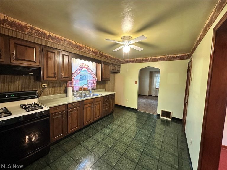 102 Beech Road, Weirton, WV - Photo 8