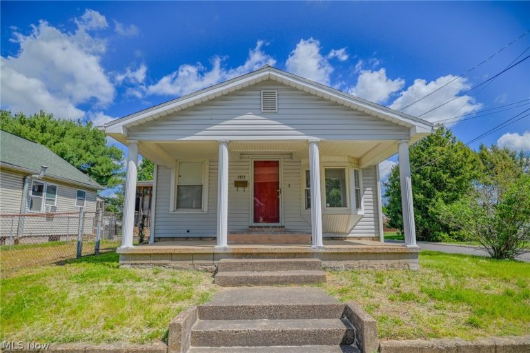 1423 32nd Street, Parkersburg, WV - Photo 2