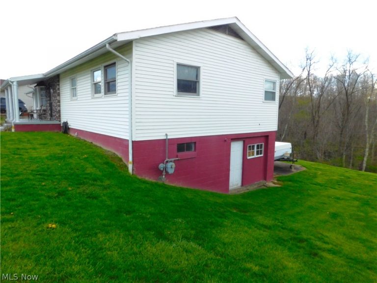 52235 West Drive, Beallsville, OH - Photo 5