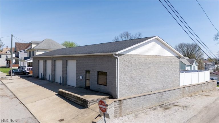 705 7th Street, Parkersburg, WV - Photo 3