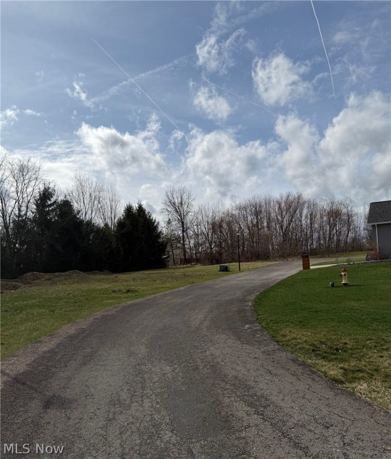 Anna Circle, Struthers, OH - Photo 6