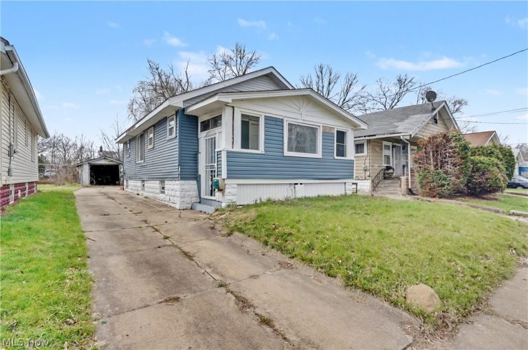 872 Cole Avenue, Akron, OH - Photo 2