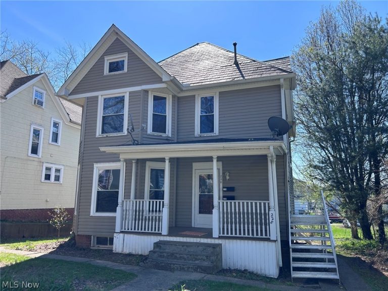 228-230 Oakwood Avenue, Marietta, OH - Photo 2