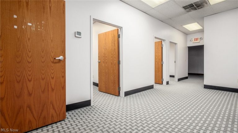 927 Wheeling Avenue #206, Cambridge, OH - Photo 8