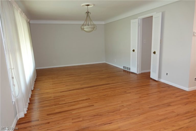 1661 Chelmsford Road, Mayfield Heights, OH - Photo 6
