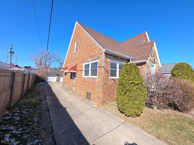 4262 62nd Street, Cleveland, OH - Photo 3