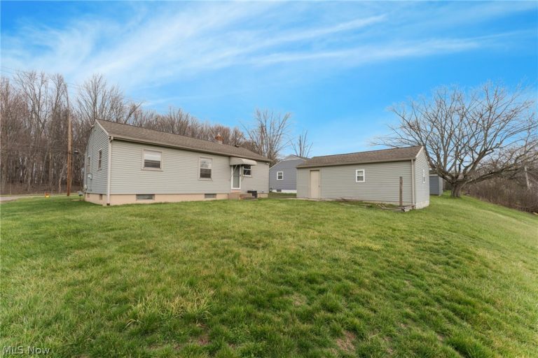 1859 Mathews Road, Poland, OH - Photo 8